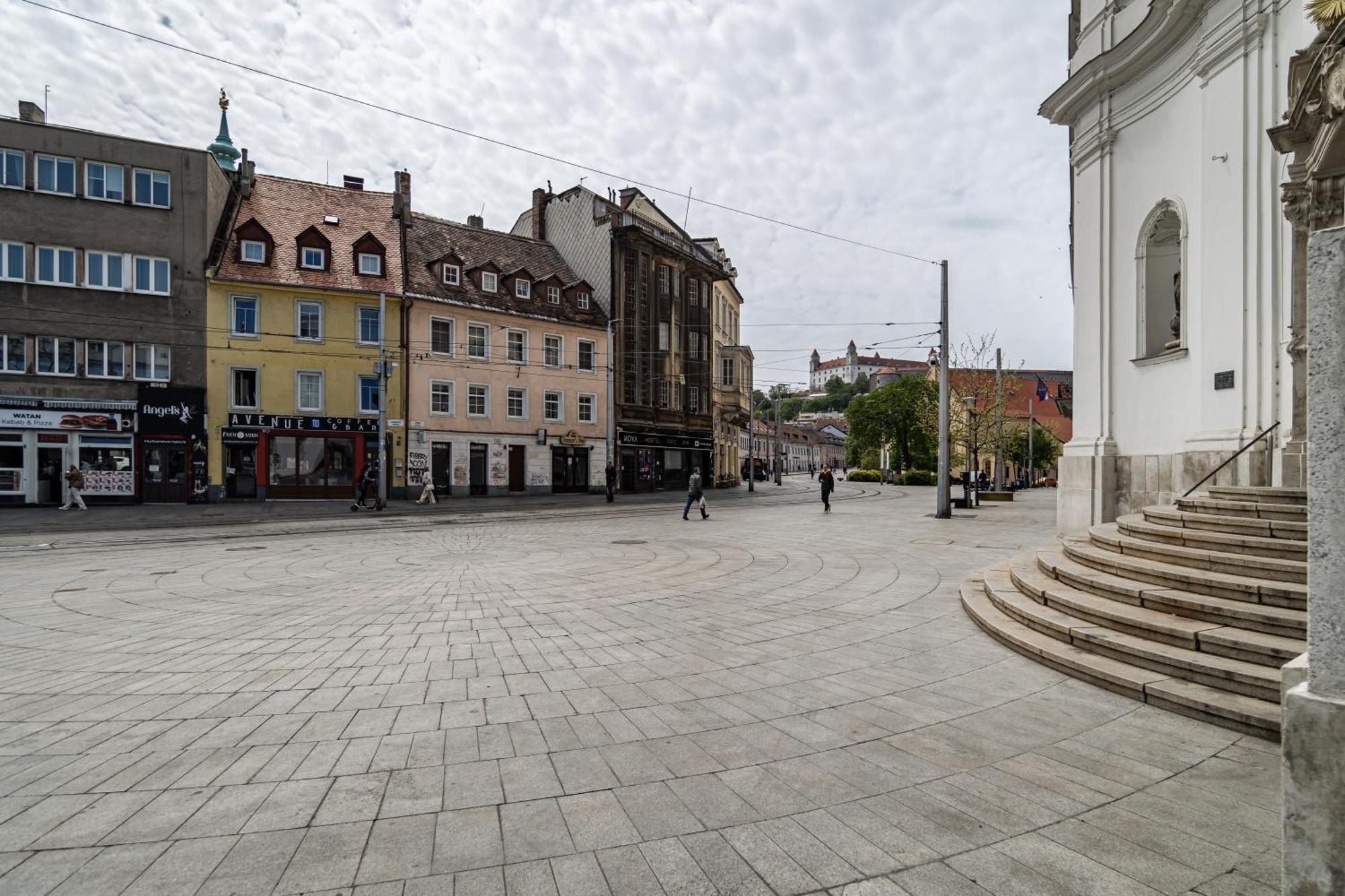 Luxurious And Royal Apartment In The Old Town Bratislava Luaran gambar