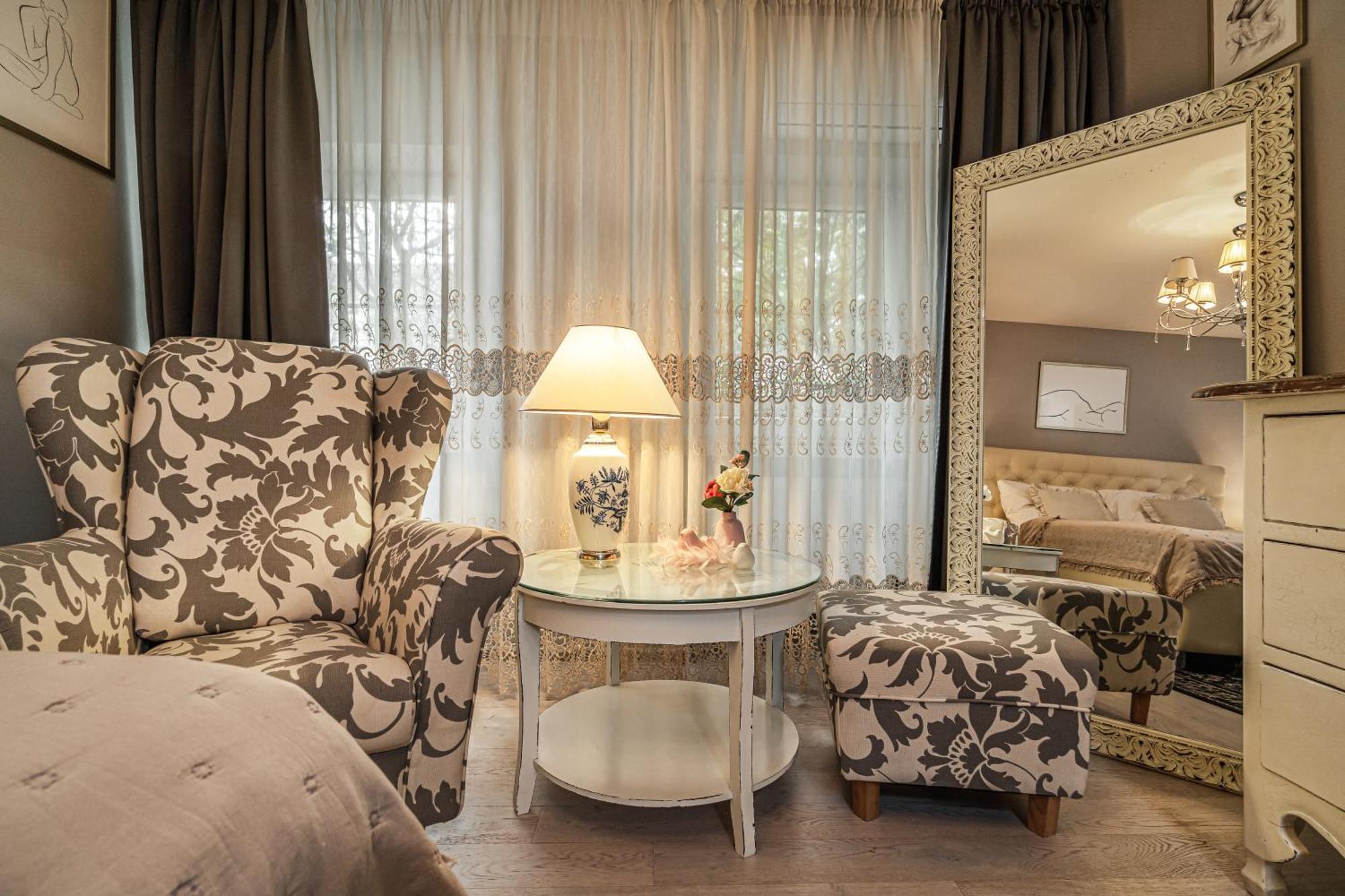 Luxurious And Royal Apartment In The Old Town Bratislava Luaran gambar