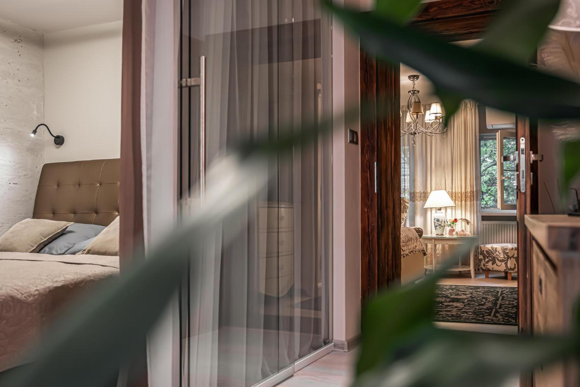 Luxurious And Royal Apartment In The Old Town Bratislava Luaran gambar