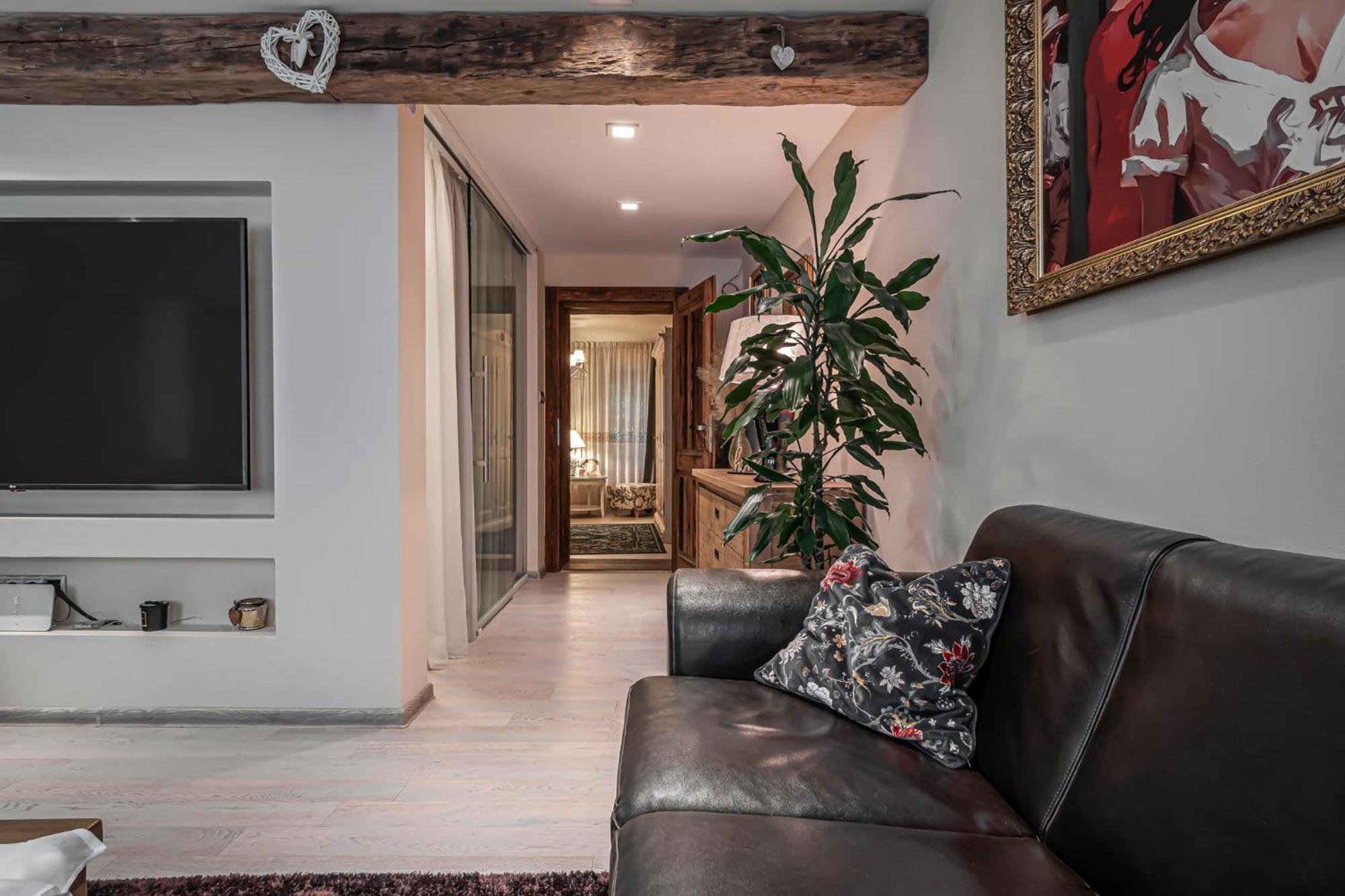Luxurious And Royal Apartment In The Old Town Bratislava Luaran gambar
