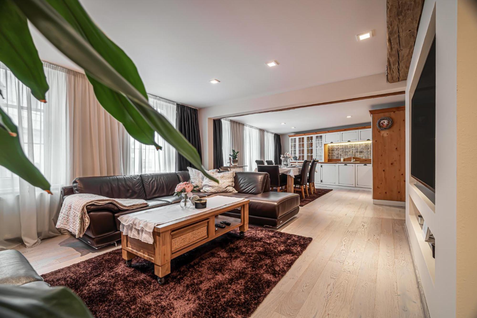 Luxurious And Royal Apartment In The Old Town Bratislava Luaran gambar